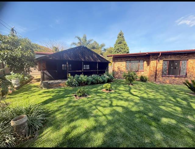 4 BEDROOM FREESTANDING FOR SALE IN THE REEDS